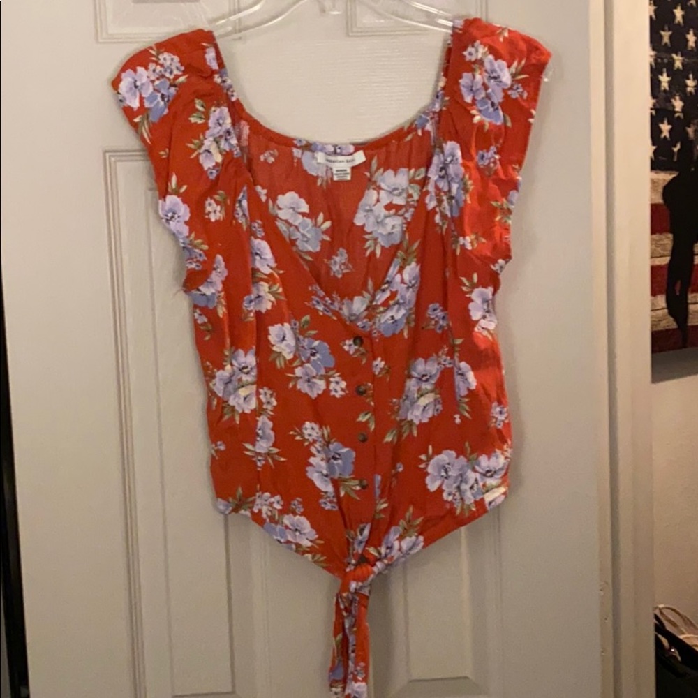 Front knot, flowy floral shirt